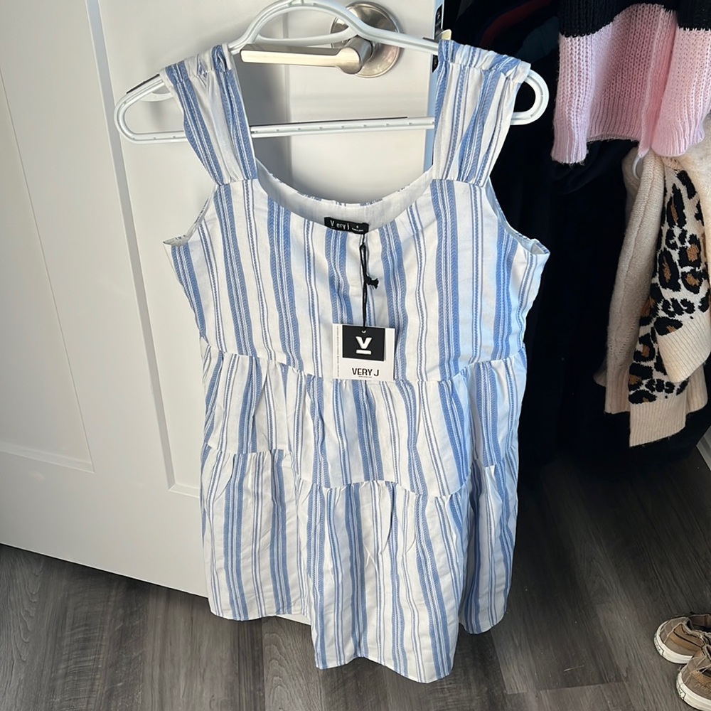 Cute summer/spring dress. New with tags